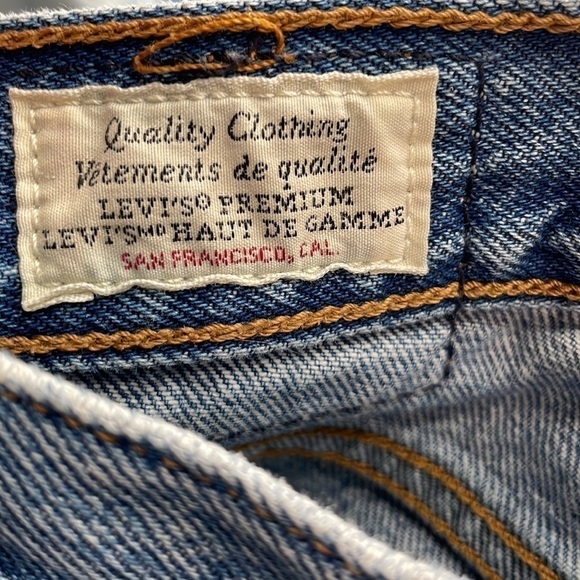 LEVI’S wedgie Jeans light distressed frayed hems button fly y2k sz 26 - Picture 4 of 16